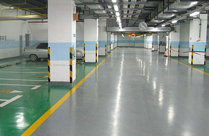 停車場環(huán)氧地坪施工采用地坪漆有哪些優(yōu)點(diǎn)？